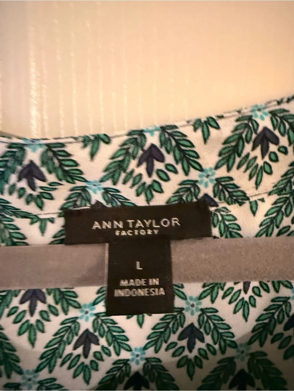 Ann Taylor Factory Teal & Navy Patterned Sleeveless Blouse
